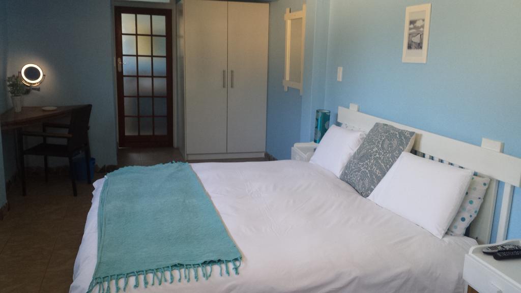 Caotinha Guest Cottage Windhoek Bilik gambar