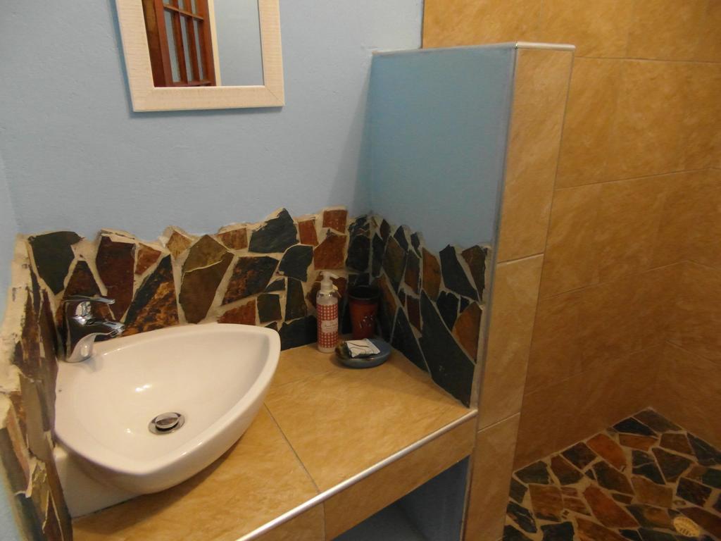 Caotinha Guest Cottage Windhoek Luaran gambar
